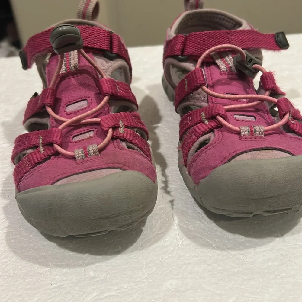 Keen Newport H2 WaterResistant washable Outdoor hiking Sandal Shoe size 12 pink